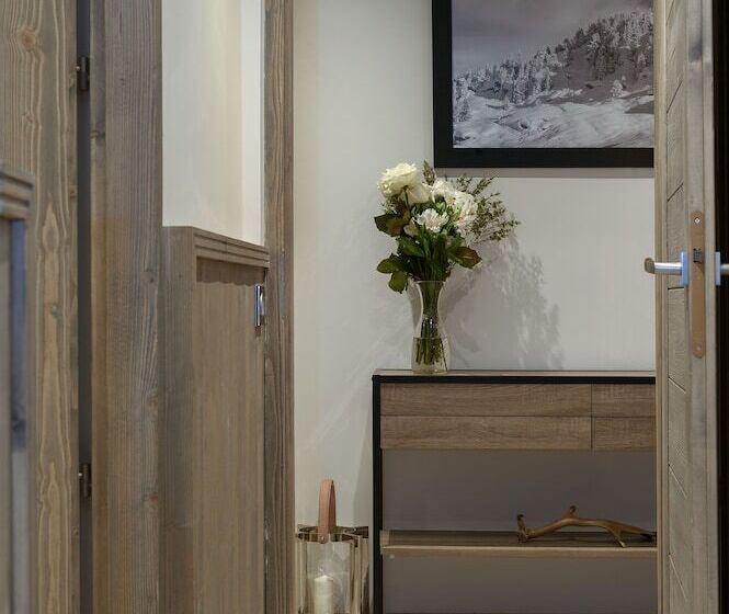 住所  Le C By Alpine Resorts