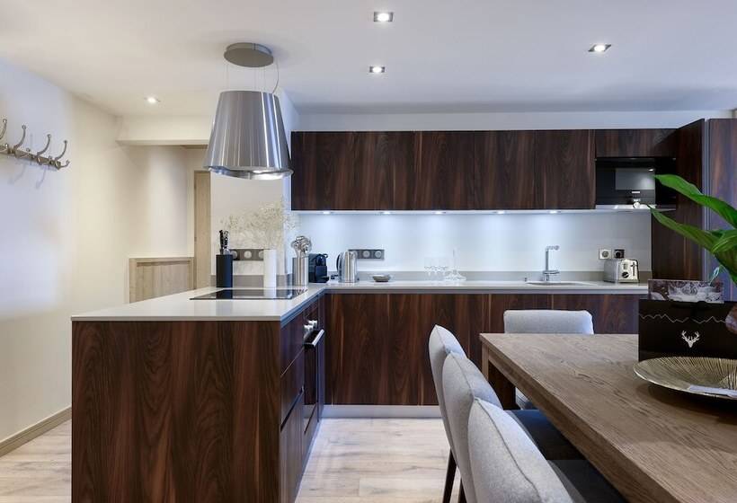 住所  Le C By Alpine Resorts