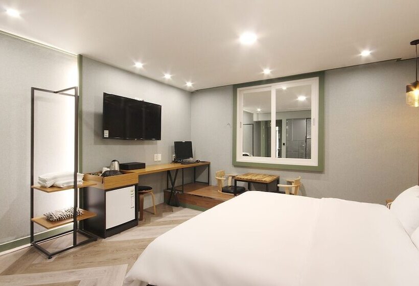 فندق على الطريق Gimhae Samgye Martin