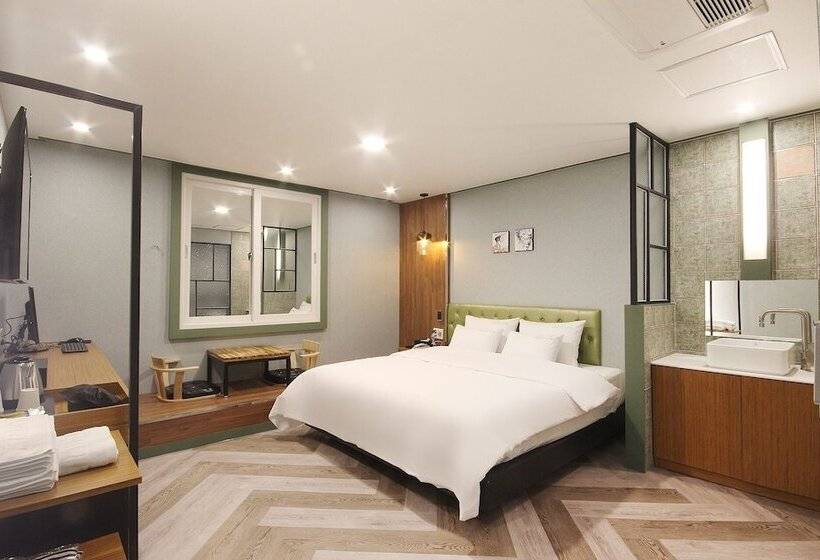 فندق على الطريق Gimhae Samgye Martin