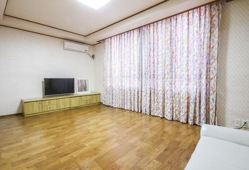 汽车旅馆  Muju Vip Pension