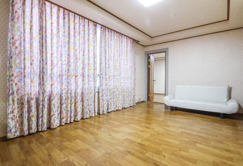 汽车旅馆  Muju Vip Pension