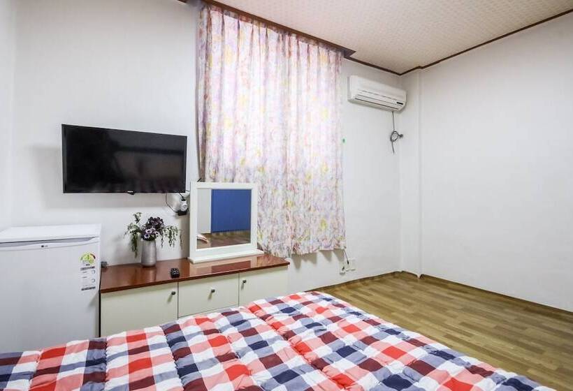 汽车旅馆  Muju Vip Pension