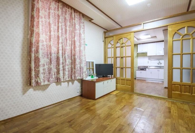 汽车旅馆  Muju Vip Pension