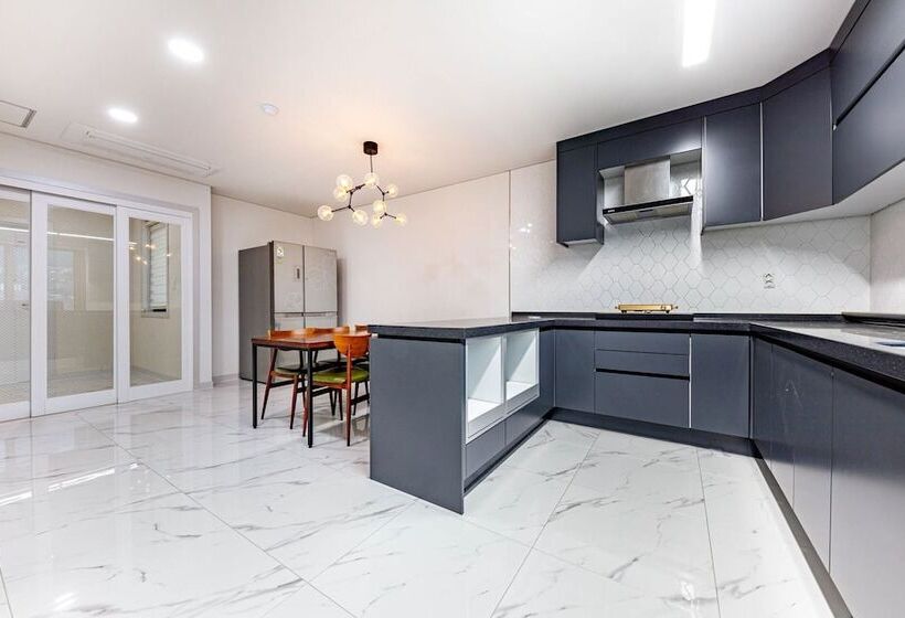 汽车旅馆  Yeosu Zava