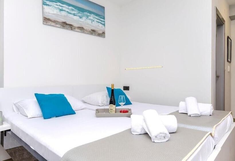 פנסיון Room In B&b   All Saints Suites B&b Kastela