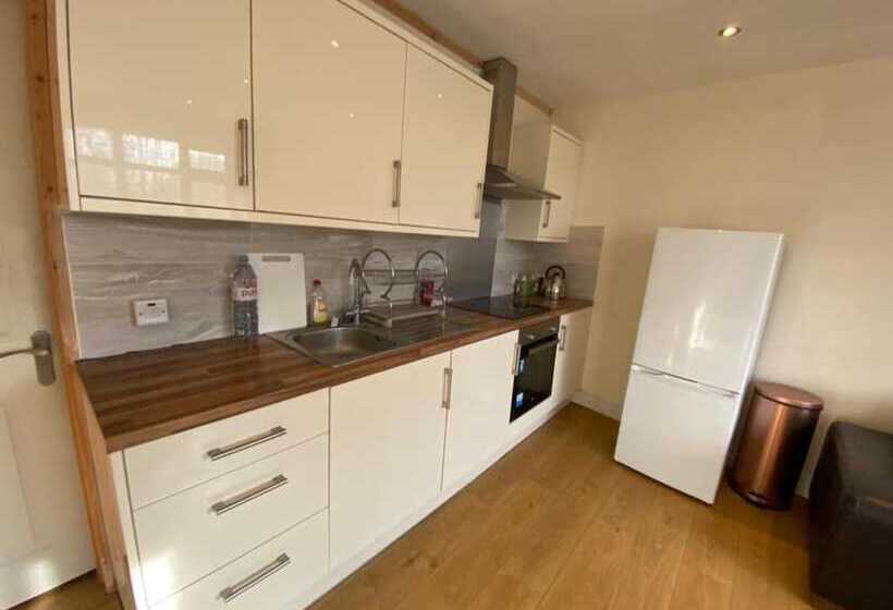 Резиденция 1 Bed Unit 10 Minute Drive From Hellfire Caves