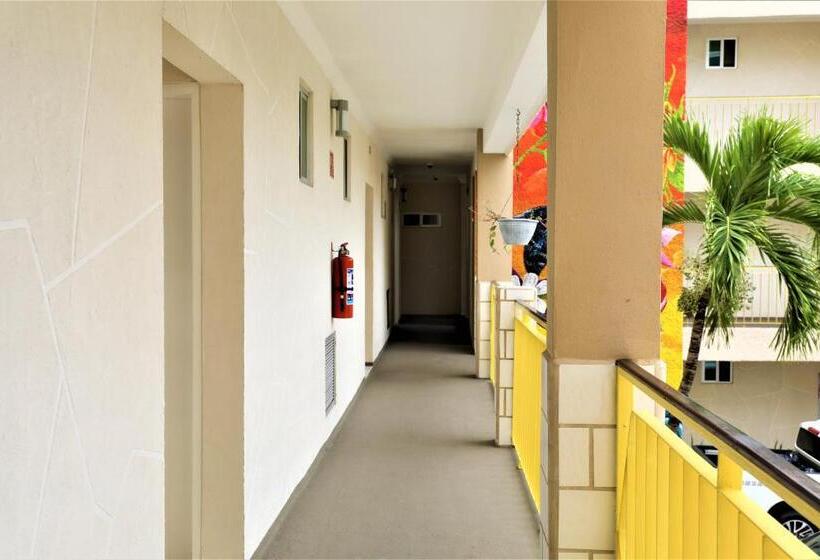 ホテル 12 Bees By Kavia