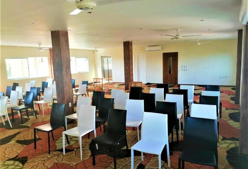 ホテル 12 Bees By Kavia