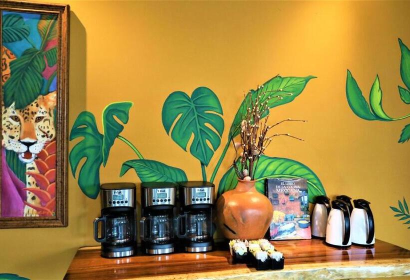 ホテル 12 Bees By Kavia