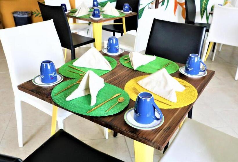 ホテル 12 Bees By Kavia