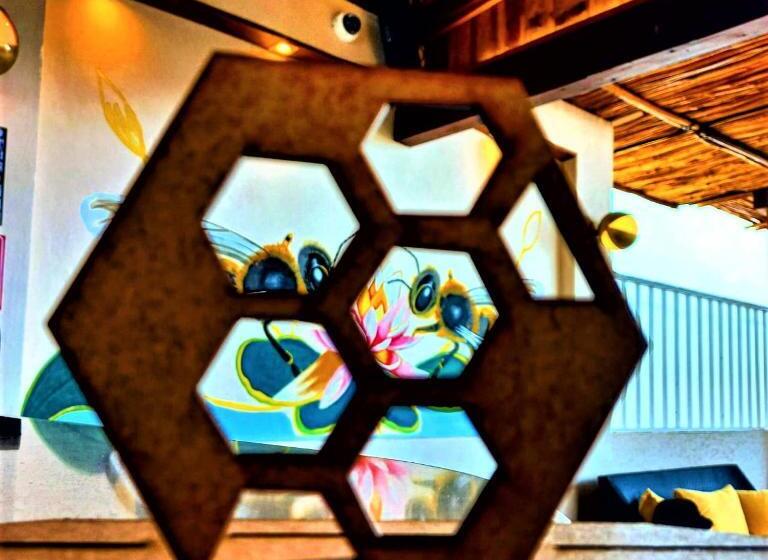 ホテル 12 Bees By Kavia