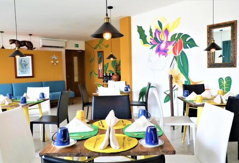 ホテル 12 Bees By Kavia