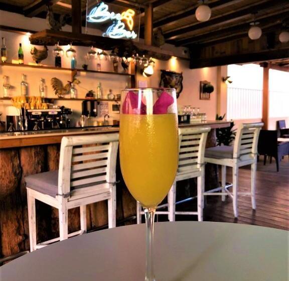 ホテル 12 Bees By Kavia