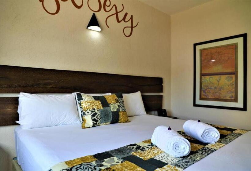 ホテル 12 Bees By Kavia