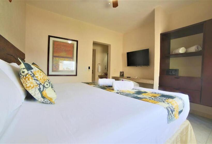 ホテル 12 Bees By Kavia