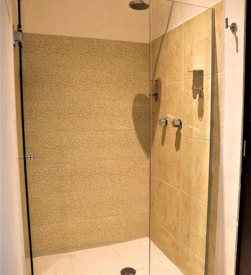 ホテル 12 Bees By Kavia