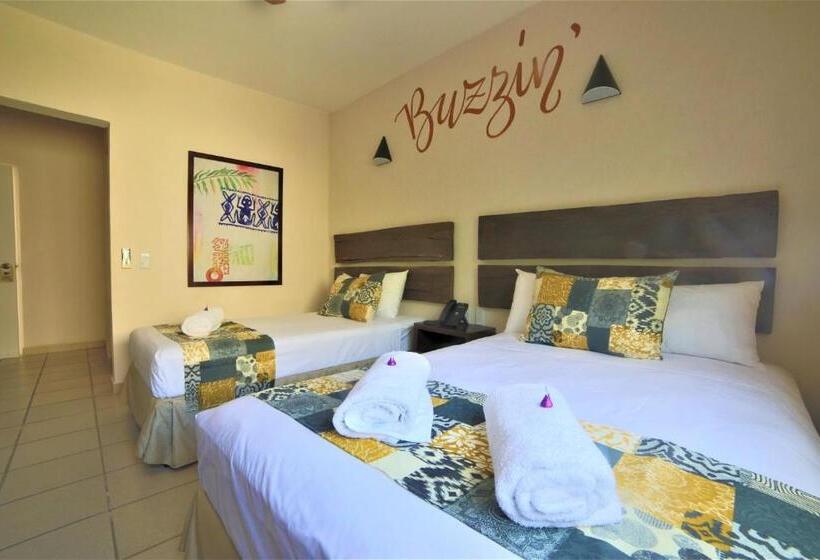 ホテル 12 Bees By Kavia