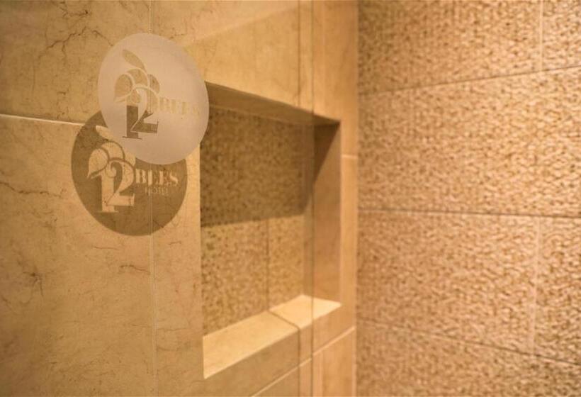 ホテル 12 Bees By Kavia