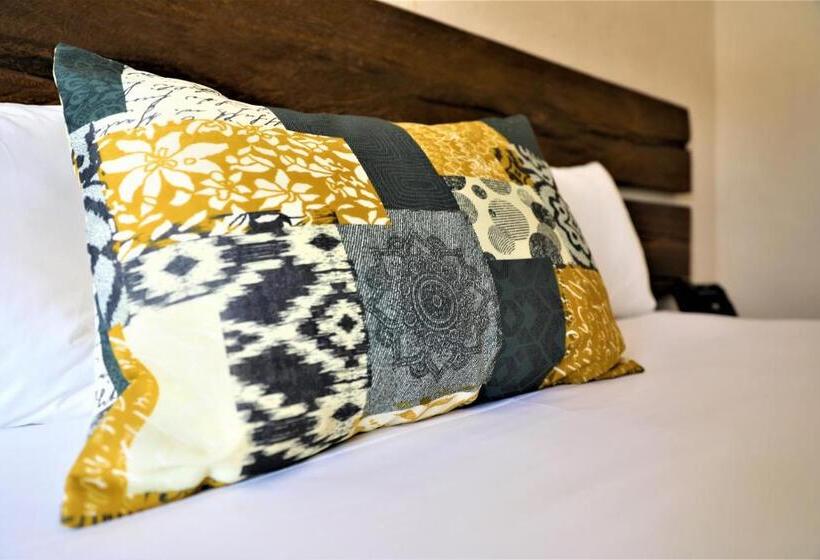 ホテル 12 Bees By Kavia