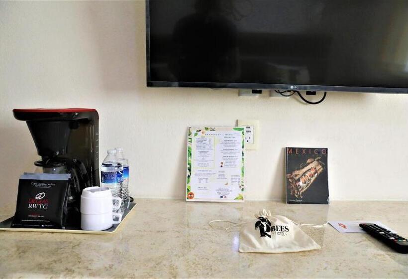 ホテル 12 Bees By Kavia