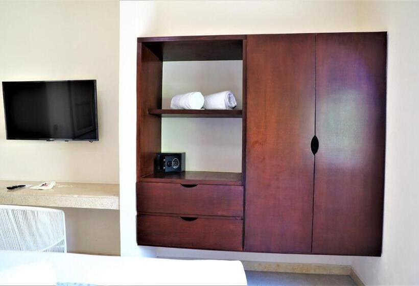 ホテル 12 Bees By Kavia