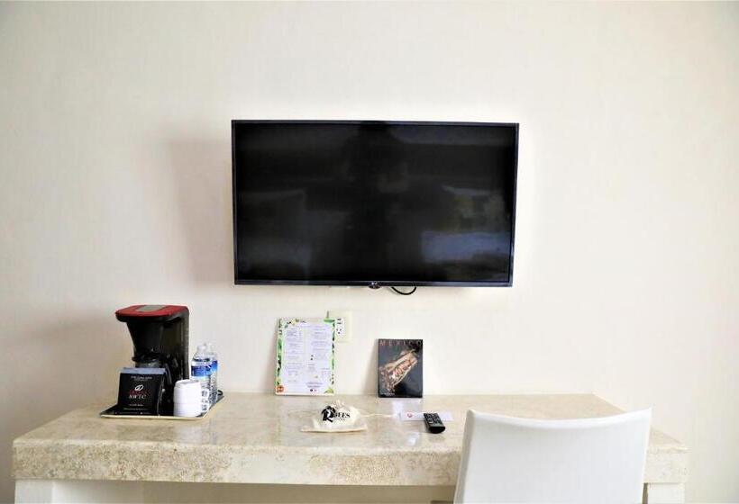 ホテル 12 Bees By Kavia