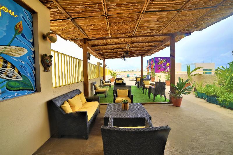 ホテル 12 Bees By Kavia