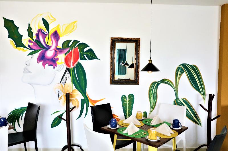 ホテル 12 Bees By Kavia