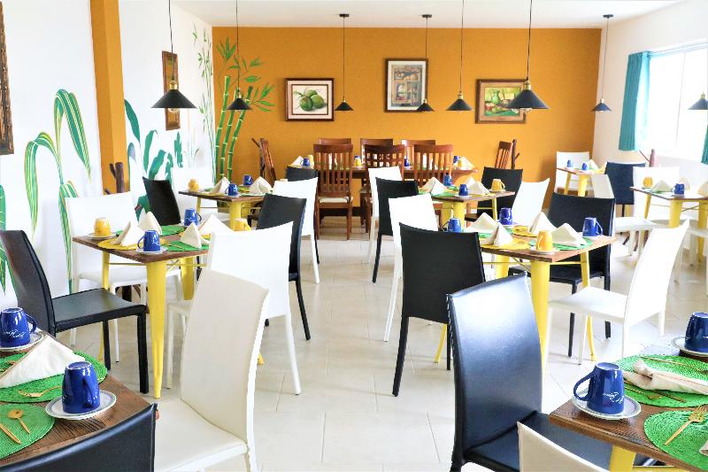 ホテル 12 Bees By Kavia