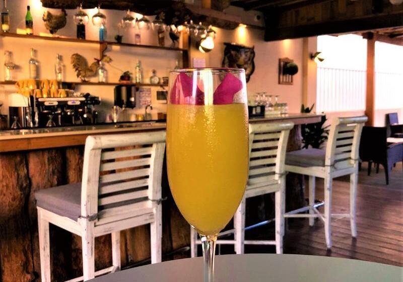 ホテル 12 Bees By Kavia