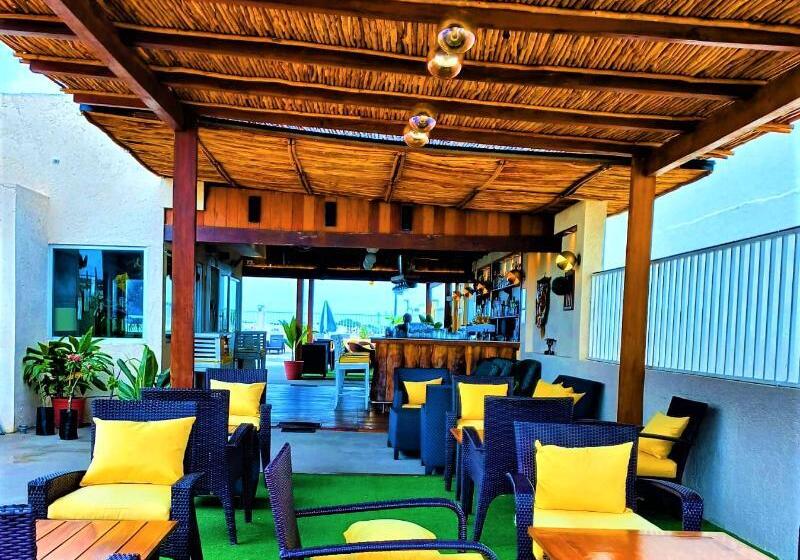 ホテル 12 Bees By Kavia