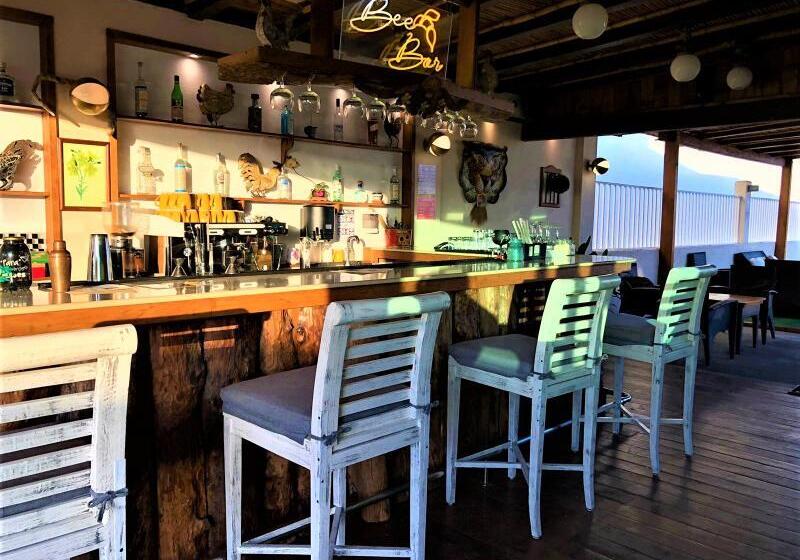 ホテル 12 Bees By Kavia