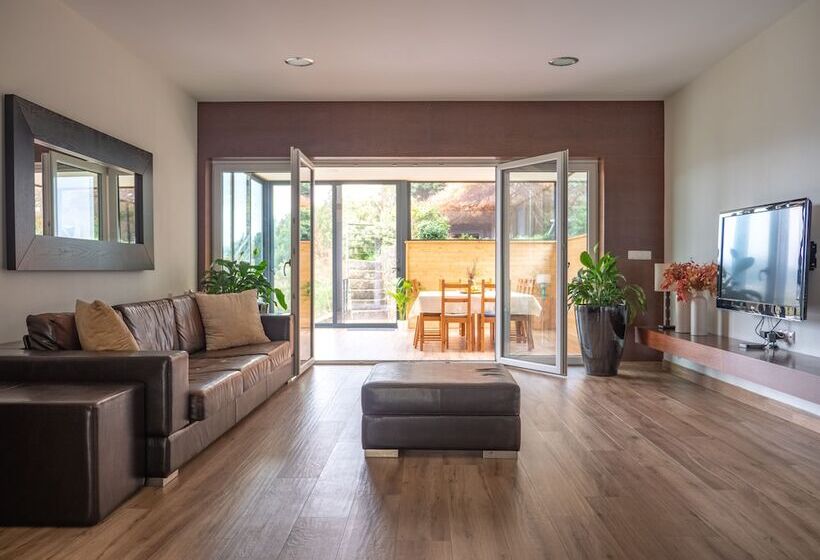 בית מלון כפרי Naturena