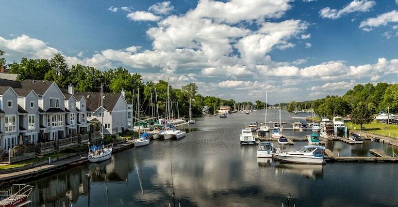 فندق Picton Harbour Inn