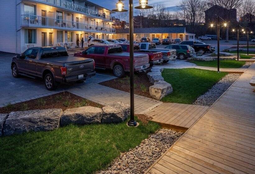 فندق Picton Harbour Inn