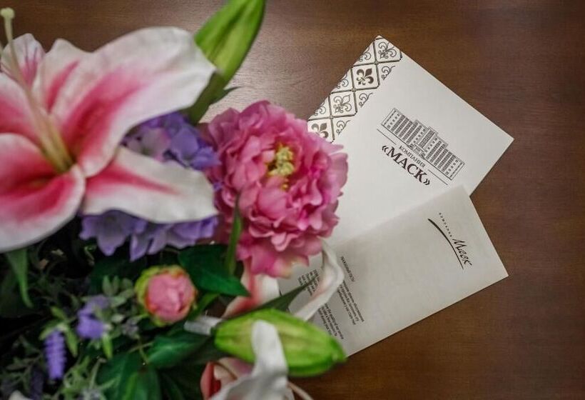 هتل Restaurant Mask