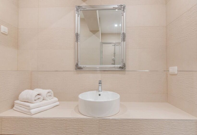 Отель Samstag Split