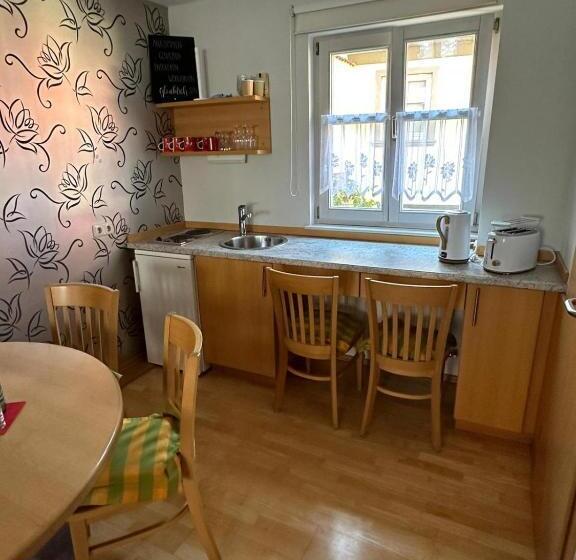 Отель Vinopresso Gmbh Café Römer