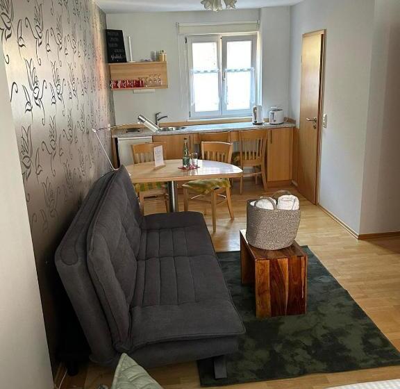 Отель Vinopresso Gmbh Café Römer