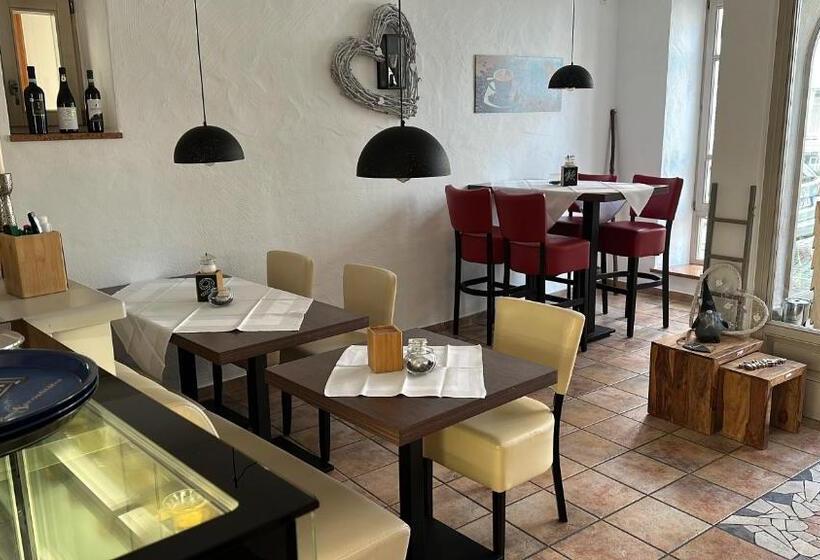 Отель Vinopresso Gmbh Café Römer