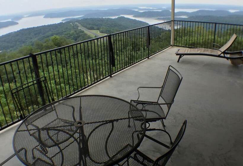 Отель Whitney Mountain Lodge