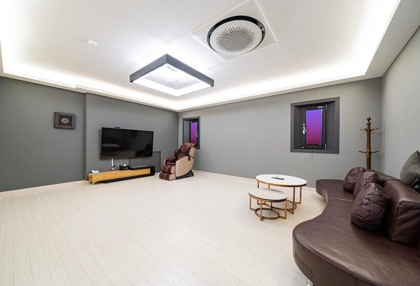 فندق على الطريق Andong Win