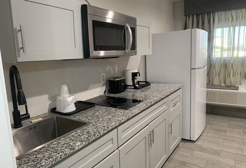 汽车旅馆  Royal Inn