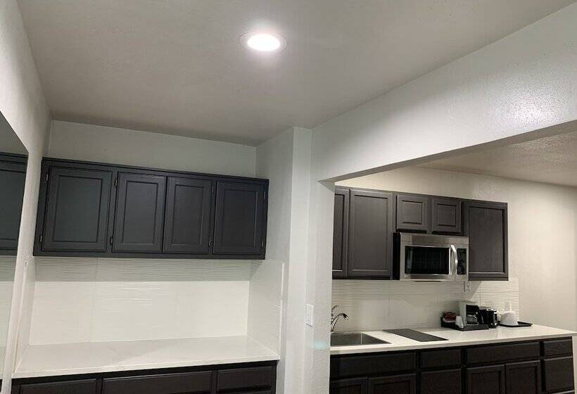 汽车旅馆  Royal Inn