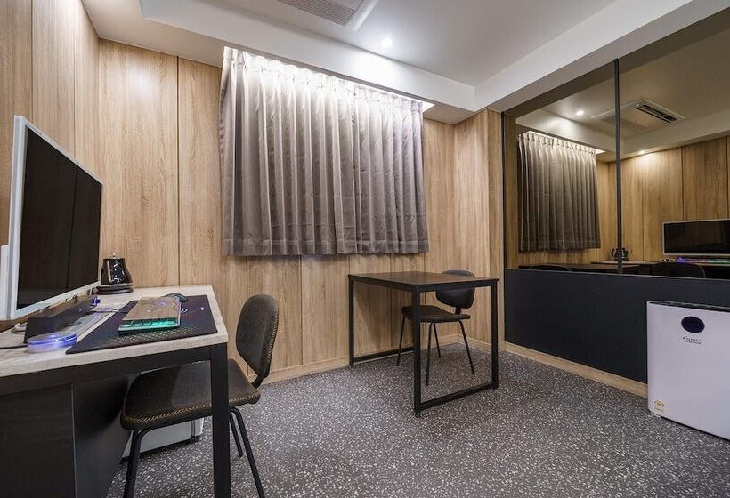 汽车旅馆  Seongnam Hotel Wol