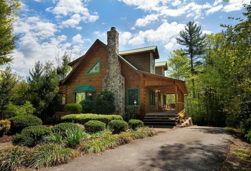 Mountain Vista  Mountain Cabin, Great Decks, Pool Table, Ping Pong Table, & Foosball By Redawning