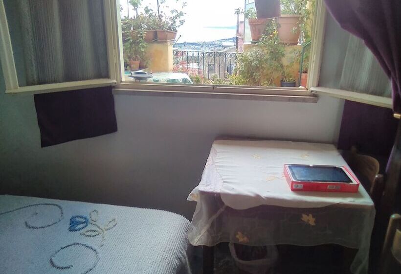 ペンション Room In Guest Room   Large Room For Five People