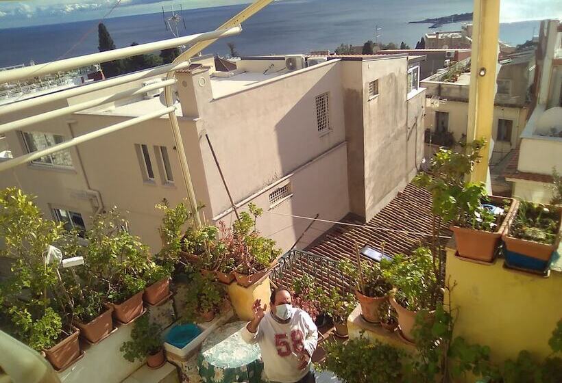 ペンション Room In Guest Room   Large Room For Five People