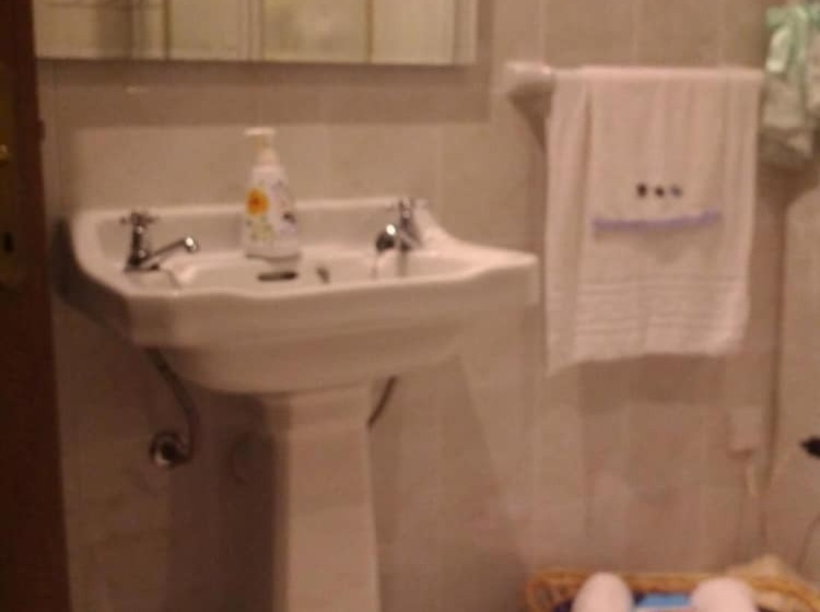 پانسیون Room In Guest Room   Merzuq House   Deluxe Double Room With Shower